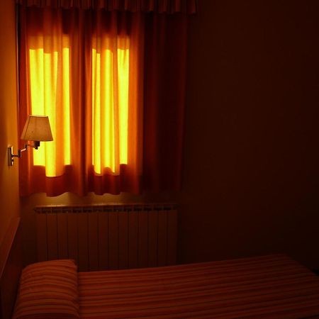 Hostal Muntanya Artesa de Segre Bagian luar foto
