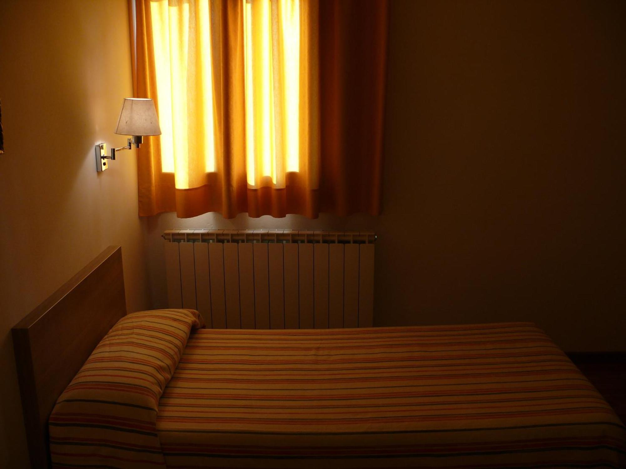 Hostal Muntanya Artesa de Segre Bagian luar foto