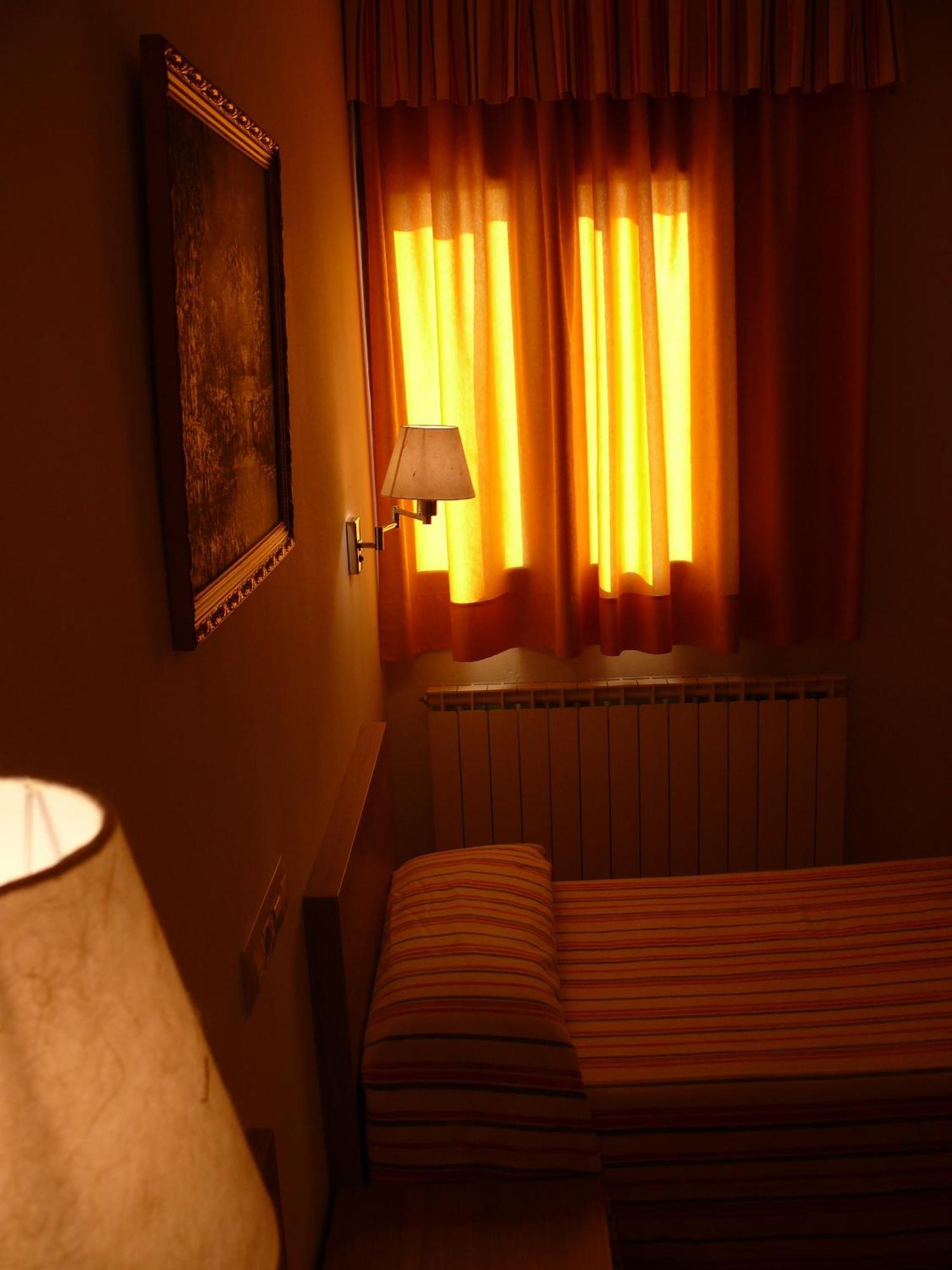 Hostal Muntanya Artesa de Segre Bagian luar foto