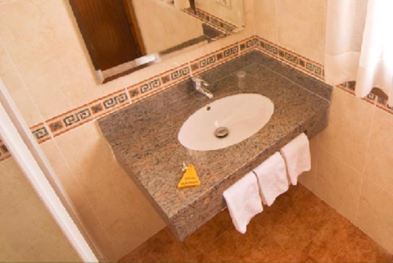 Hostal Muntanya Artesa de Segre Bagian luar foto